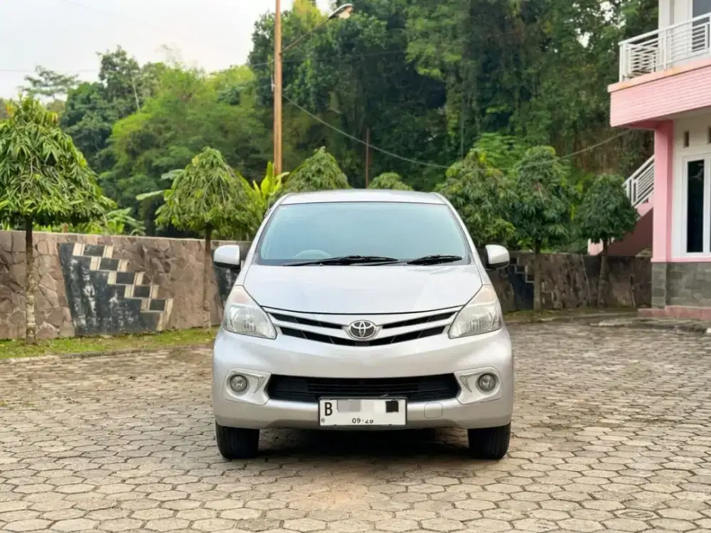 Avanza E 2013 Mt double airbag. Mobil istimewah