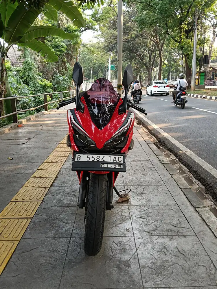 DIJUAL CASH NEW HONDA CBR 150R ABS THN 2018 PJK IDUP SIAP PAKAI