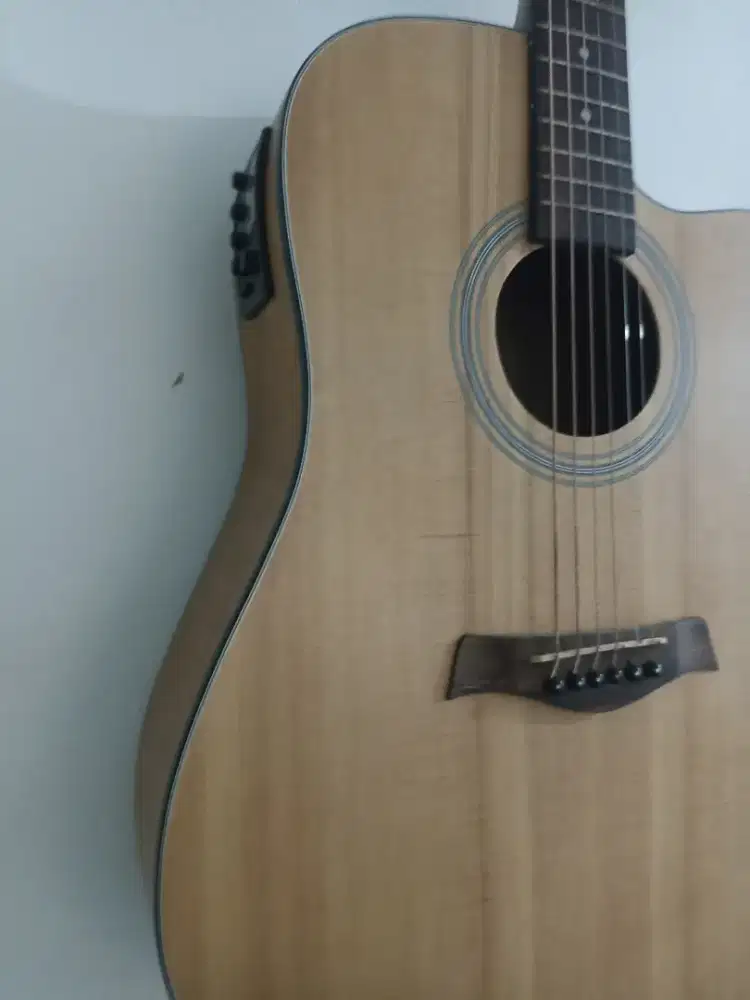 Gitar akustik elektrik  (cowboy )