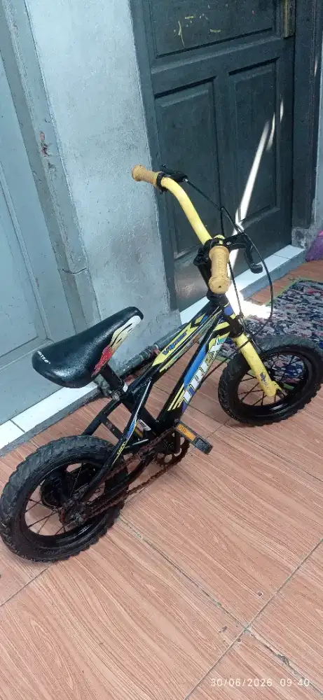 SEPEDA BMX ANAK UK 12 KONDISI NORMAL SIAP GOESS