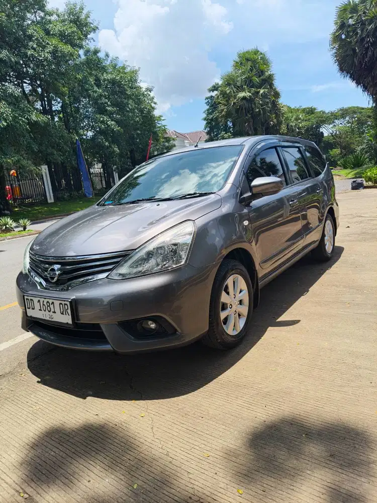 Nissan Grand Livina 1.5XV AT 2014 Mobil Keluarga Irit dan Nyaman