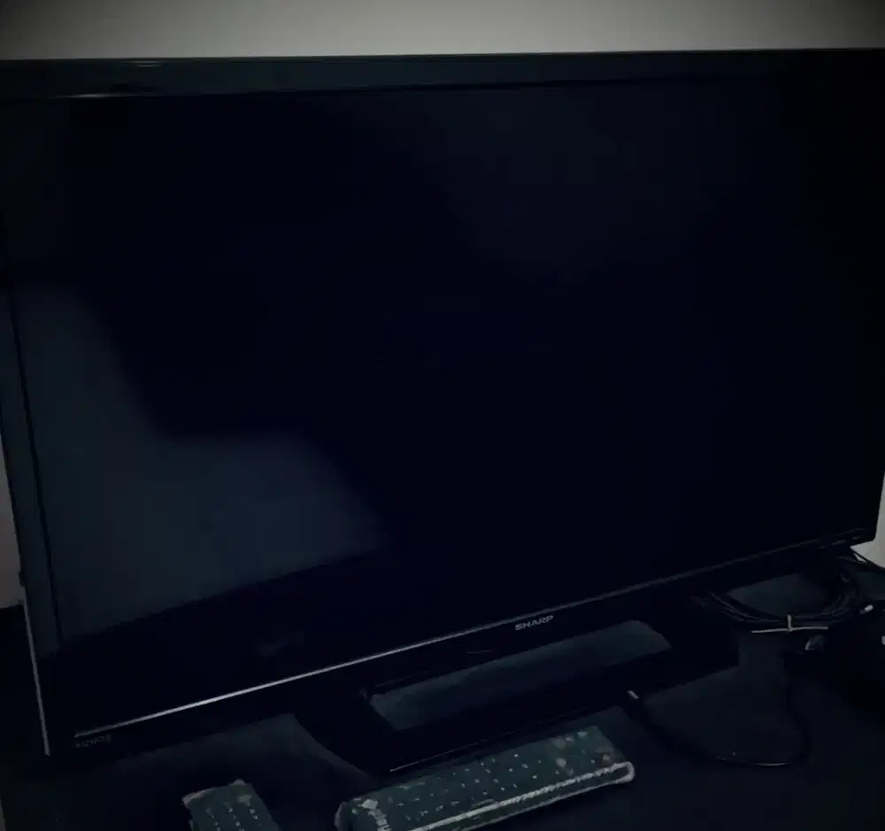 TV Sharp lcd 32 inch