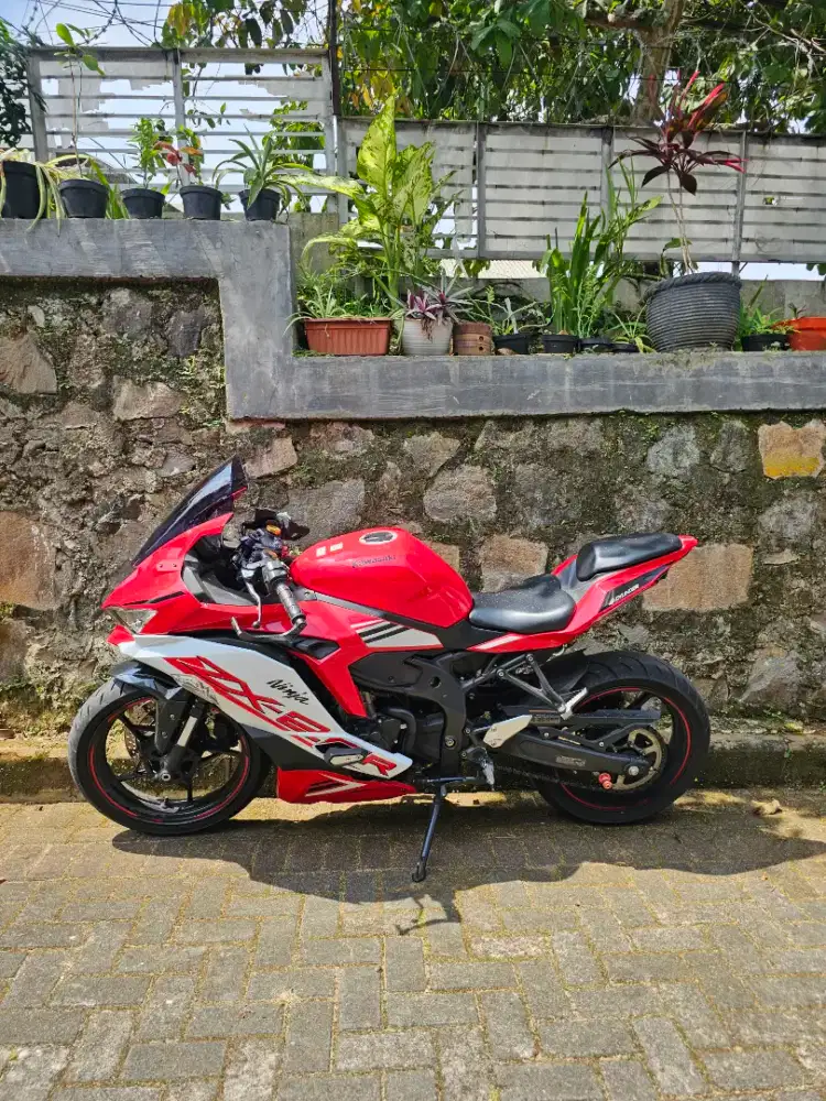 ZX25R Abs QS 2022 SE Merah Putih