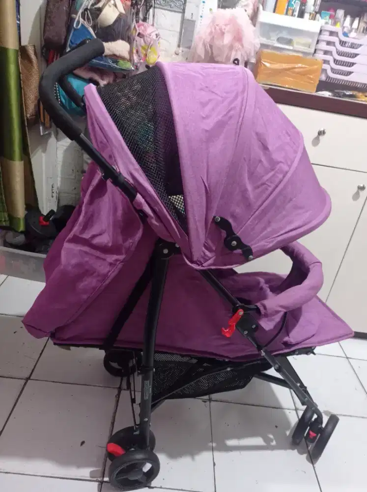 Di jual stroler baby bekas pakai masih layak guna.
