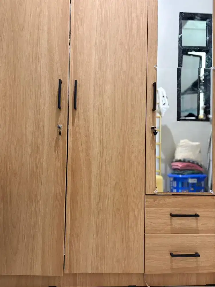 JUAL CEPAT LEMARI MURAH - SELMA 3 pintu + 2 laci