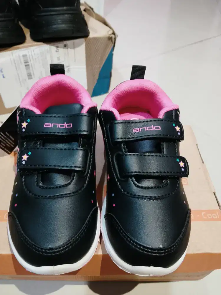 Ando sepatu sneaker minicorn V anak (Balita)- hitam/merah bata