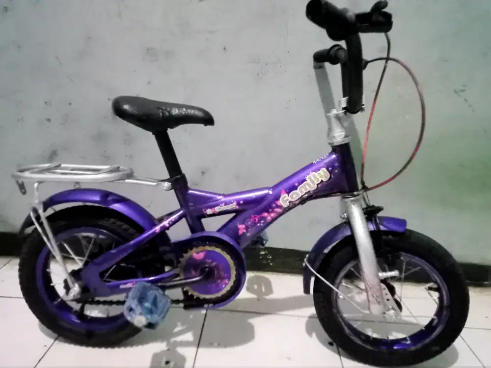Dijual sepeda mini merk family ring 12 kondisi masih bgus keker normal
