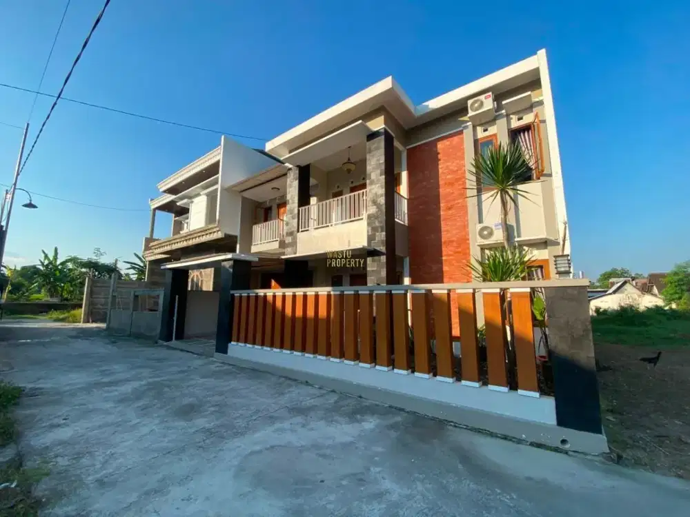 Rumah Besar Dekat Jl. Jogja-Solo Kalasan, Siap Huni 2 Lantai Terawat