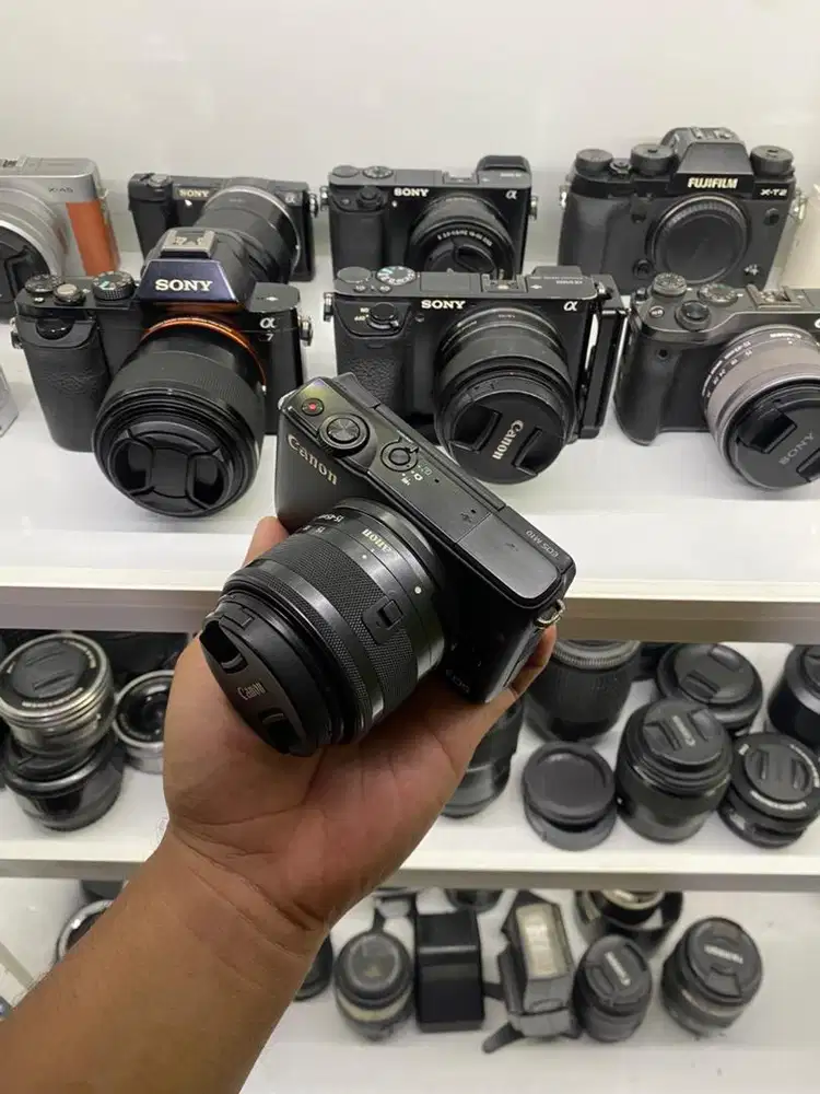 Kamera canon M10 lensa kit 15-45 normal siap pakai