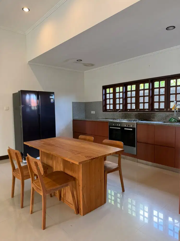 DISEWAKAN RUMAH DAERAH CEMAGI