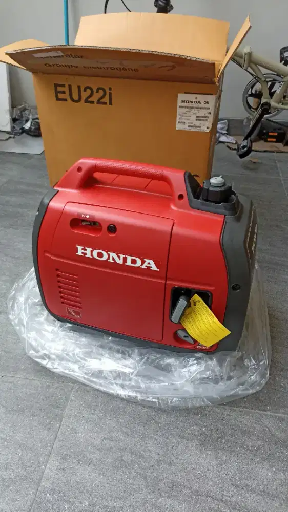 BARU genset Honda Eu22i generator inverter 2200 watt