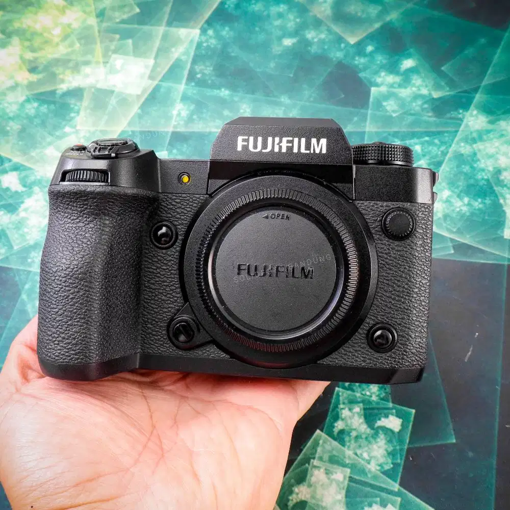 Fujifilm X-H2 Body. Fullset Mulus Sekali. Garansi FFID masi panjang. F