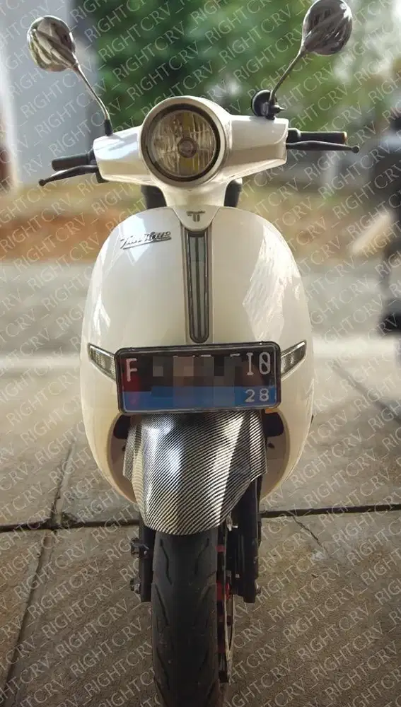 | LANGKA - SPEK GRAPHENE | Tangkas V8 Maximum 2023 Putih + Box GIVI