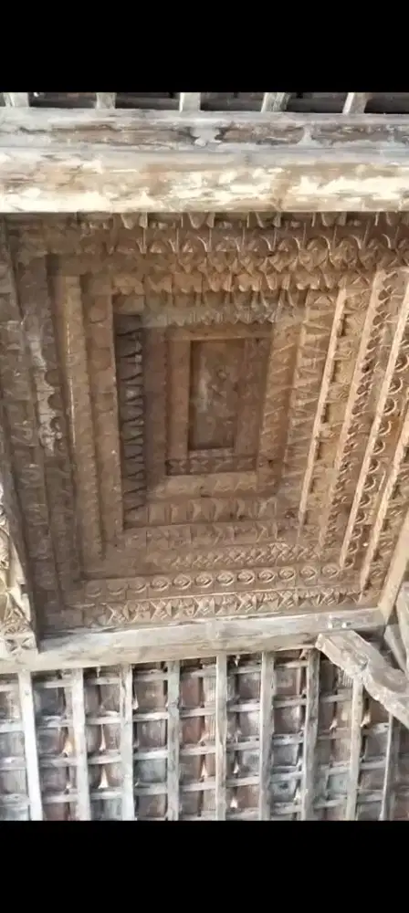 Pendopo /Rumah joglo ukir kayu jati tua