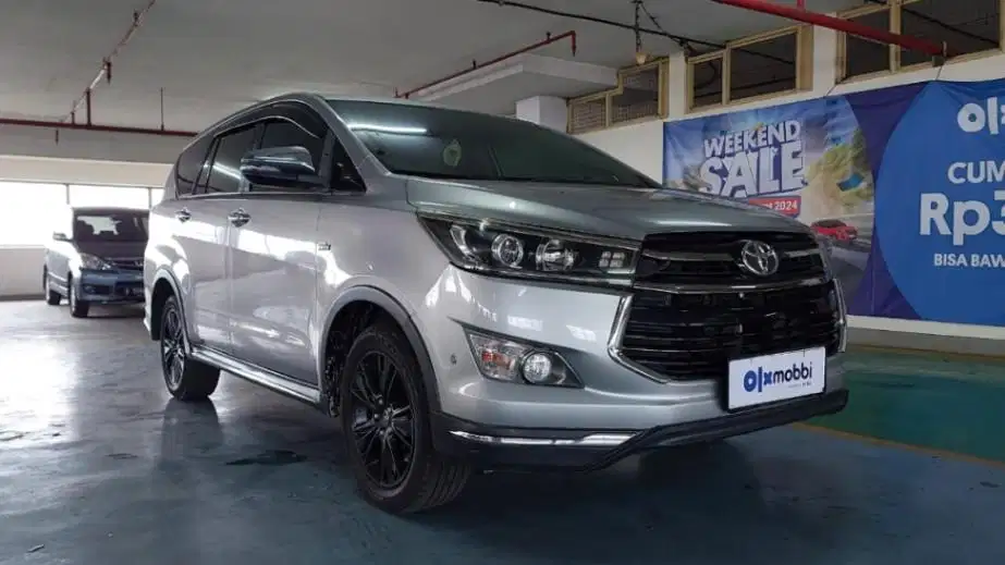 TDP 14 JT Toyota Kijang Innova 2.0 Venturer Bensin-AT Silver 2017