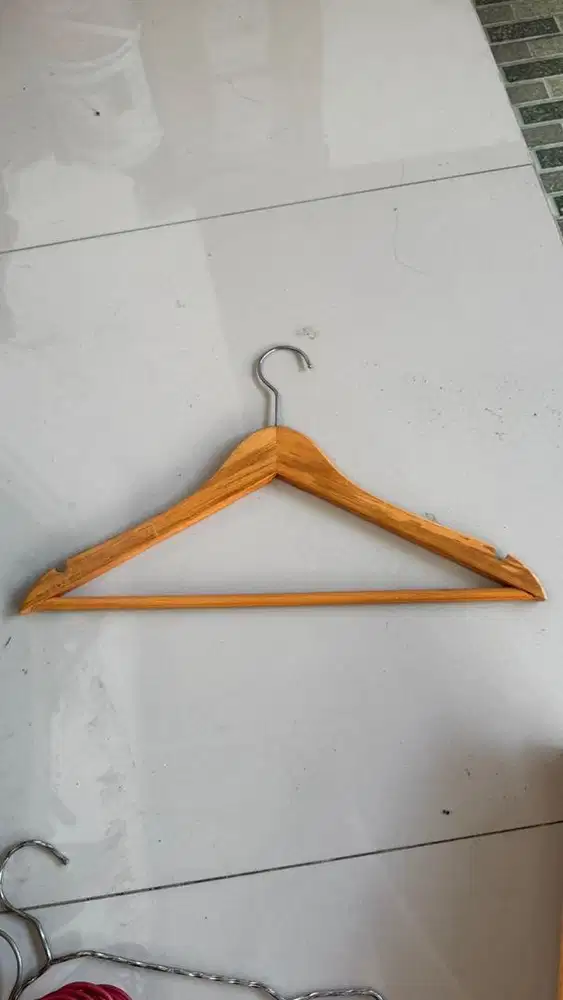 Hanger gantung baju