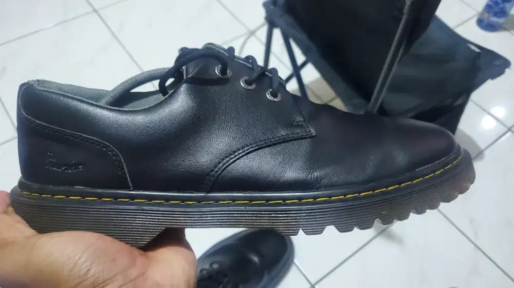 Sepatu docmart kent original
