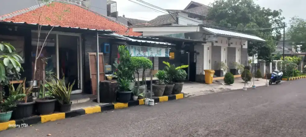 Rumah Hook dan Usaha Berjalan