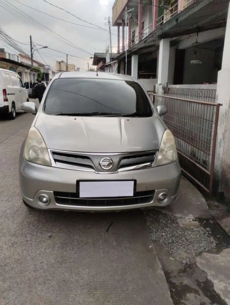 Nissan Grand livina 2012 Bensin