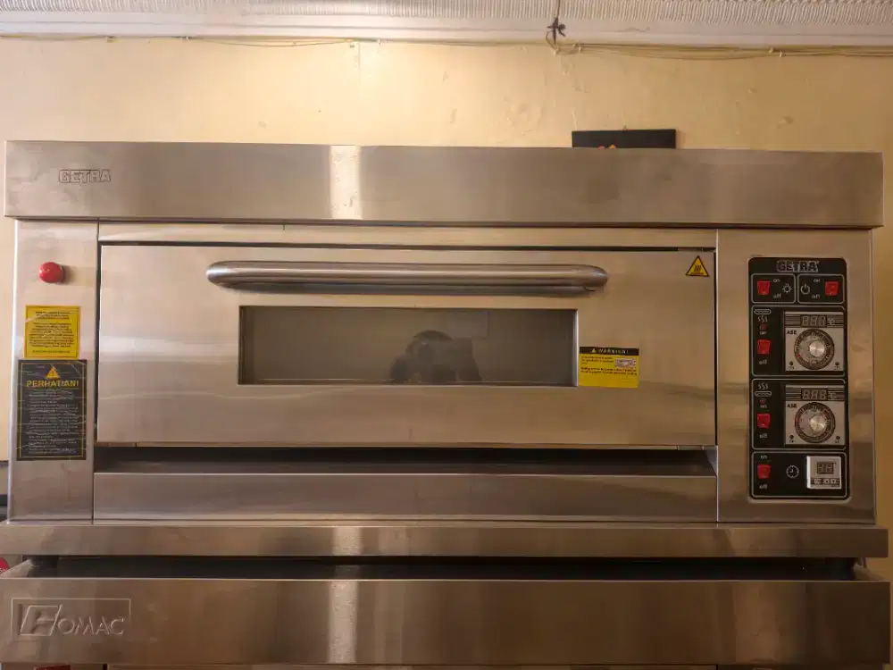 Oven 1 Deck 2 Tray Getra untuk 2 Loyang seperti baru tipe RFL12SSGC