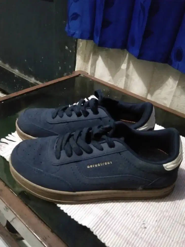 Sepatu Aerostreet