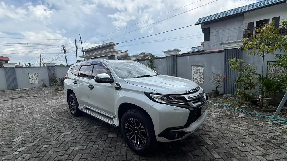 Mobil pajero sport