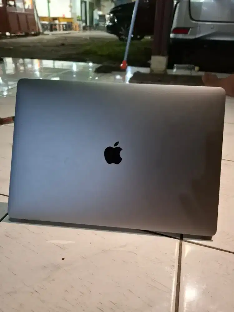 Macbook pro touch bar 2018