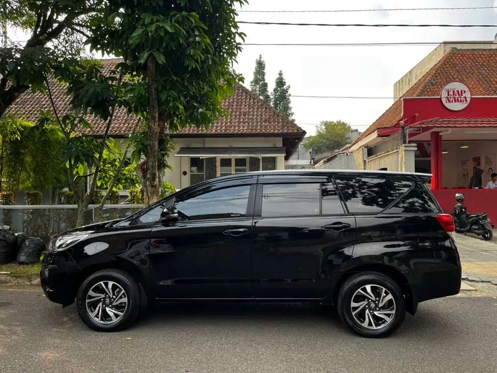 17 rb Toyota Kijang Innova 2025 Reborn Diesel Hitam Plat D Bandung