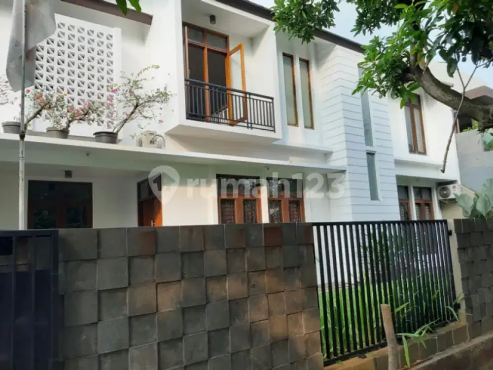 Rumah Luas  Bagus SHM - Sertifikat Hak Milik di Puri Bintaro Jaya, Bintaro