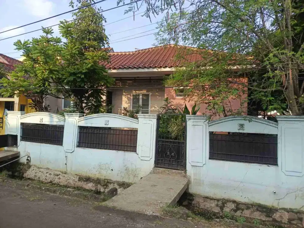 Rumah Luas Harga Murah di Villa Melati Mas