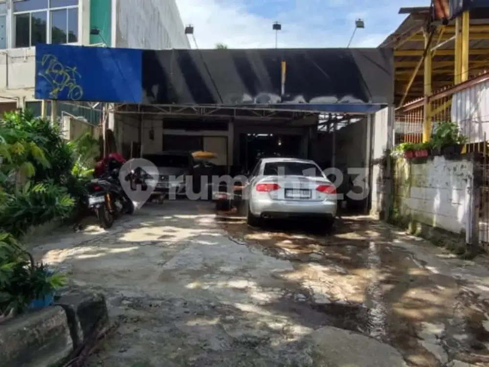 Dijual Segera Rumah Lama Pinggir Jalan Kapten P. Tendean (Arah Santa)