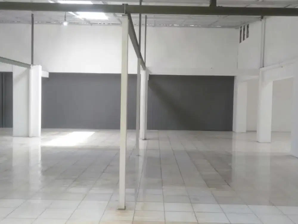 Gudang Strategis Siap Pakai di Holis Permai Dekat Tol Pasirkoja