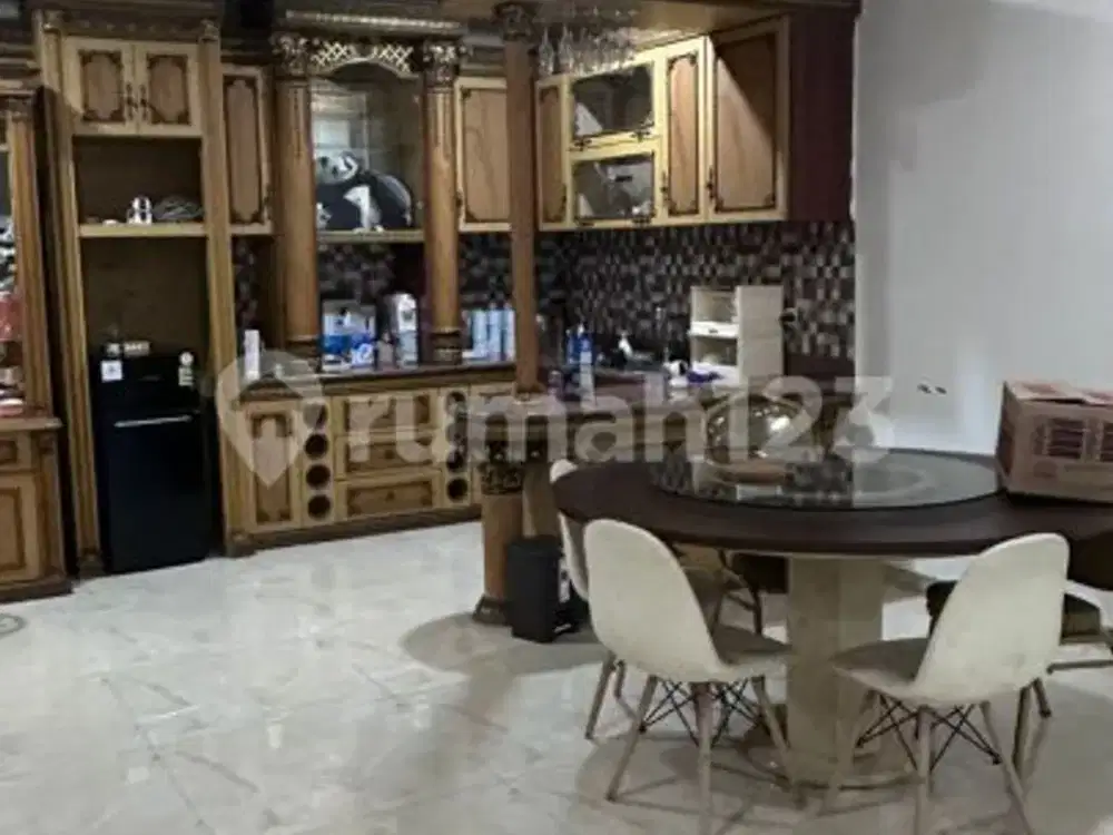 Disewakan Rumah Pik 1 Full Furnish Rapi Tinggal Bawa Koper Rumah Rapi dan Siap Huni