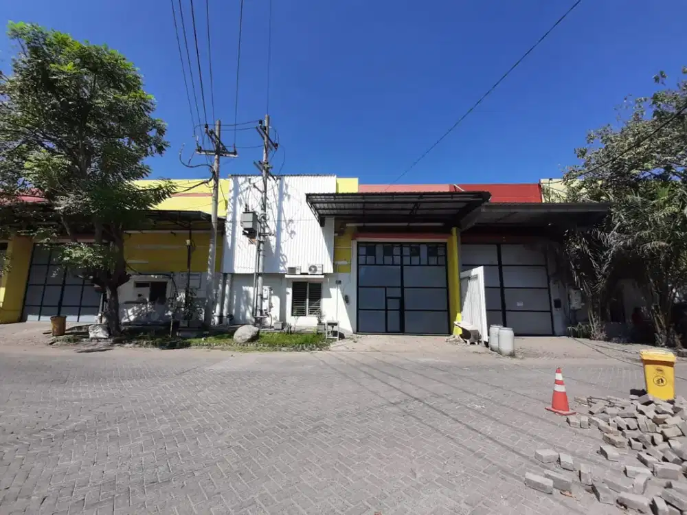 Disewakan gudang 2 lantai dalam kompleks pergudangan Safe N Lock