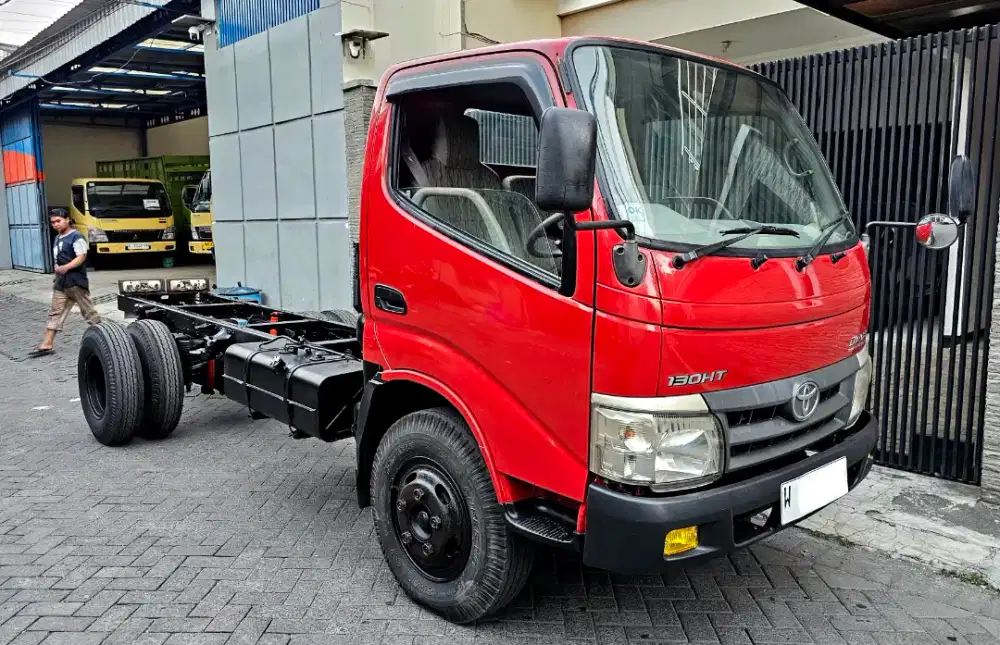 DYNA 130HT 130PS POWER KABIN 100% ORI CAT SRTBAK SEPERTI BARU ISTIMEWA