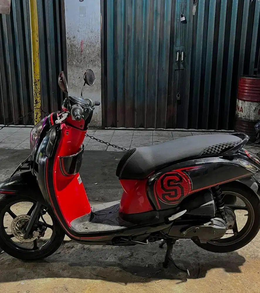 SCOOPY FI 2015 BLACK RED