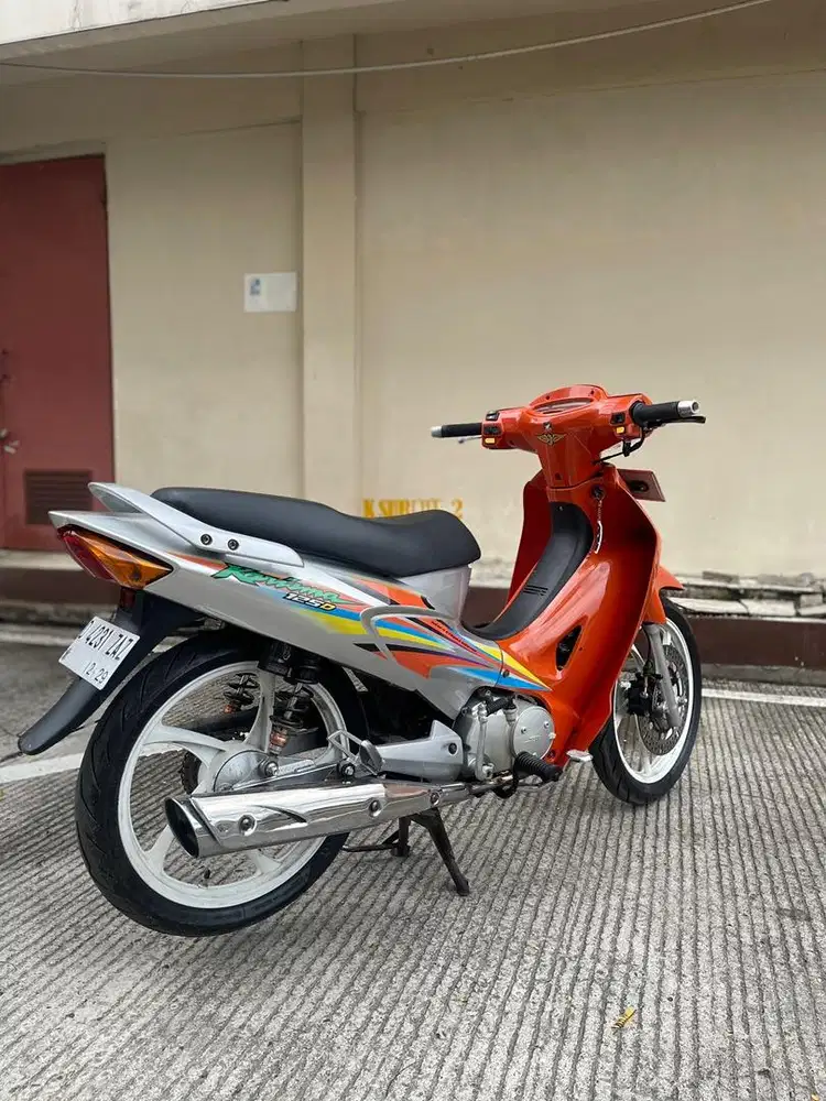 Honda Karisma orange