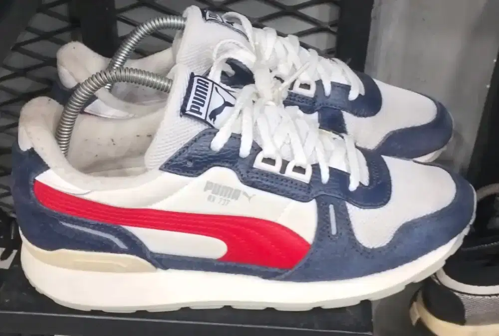 Sepatu Puma RX 737