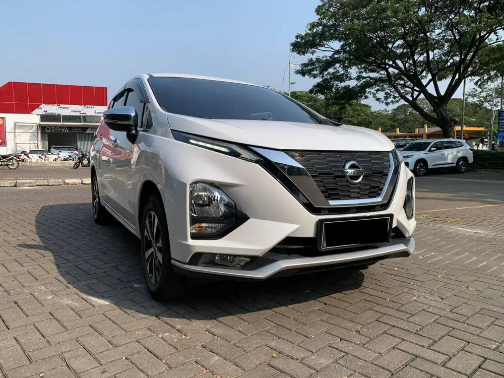 LOW KM PUTIH ISTIMEWA!! NISSAN LIVINA 1.5 VL MATIC NIK 2019 PUTIH