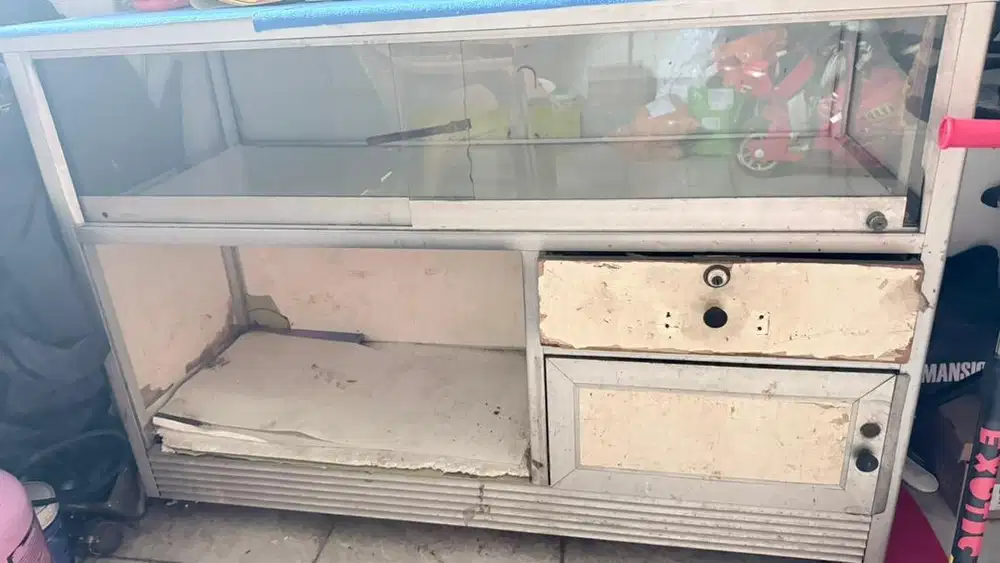 Dijual cepat etalase ponsel / etalase kaca