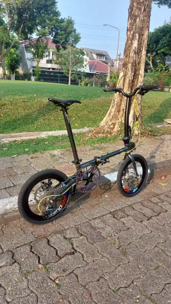 Sepeda lipat, sudah dimodif ganteng