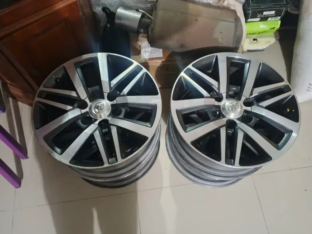 Jual velg r18 oem Fortuner vrz