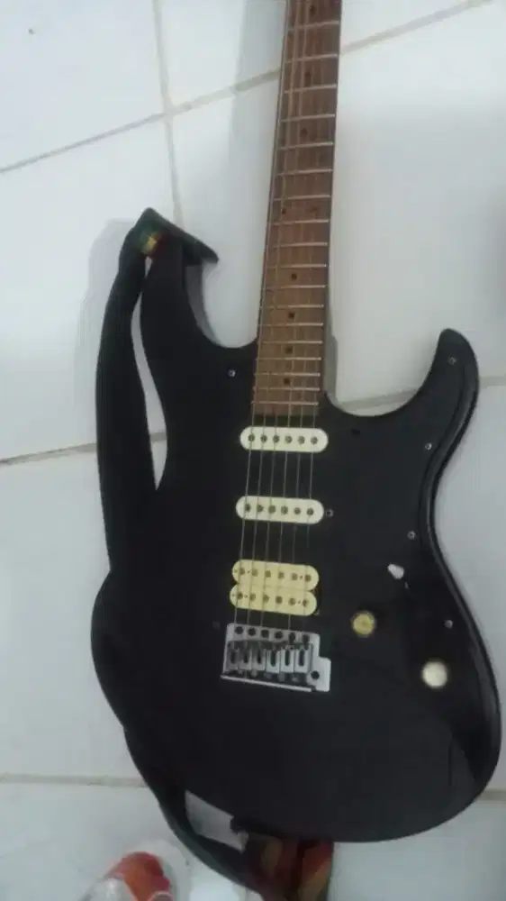 Yamaha Rasa Fender