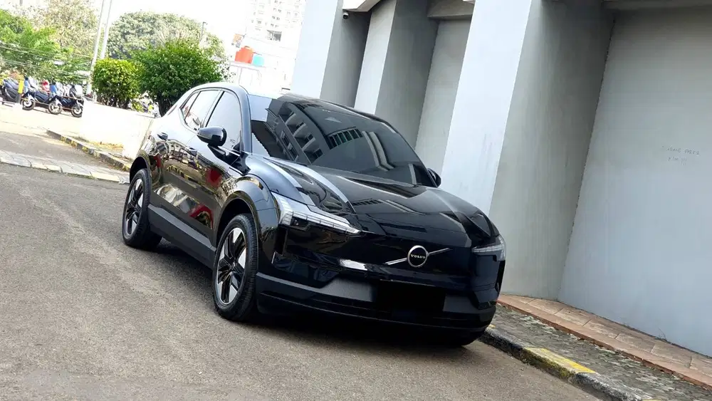 [ ANTIK LOW KM ] Volvo X30 X 30 Plus EV AT 2025/2026