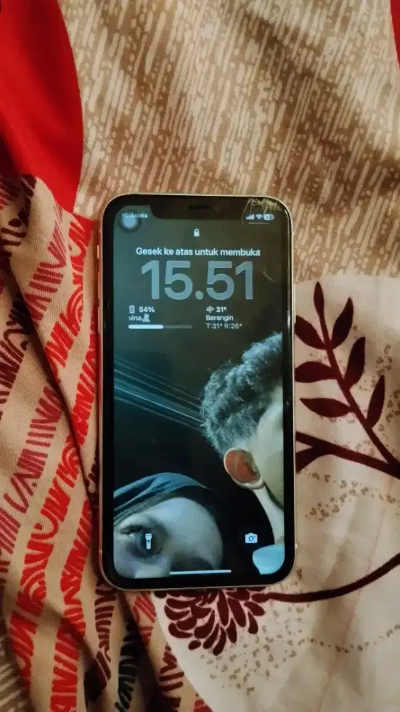 iPhone 11 white