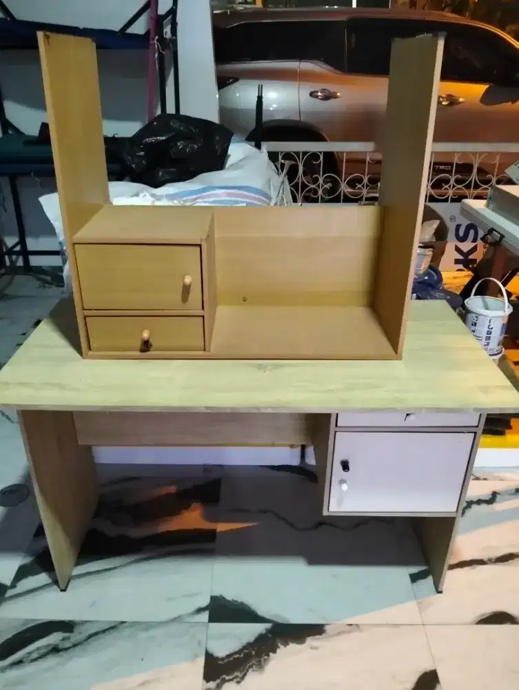 MEJA KANTOR SEPASANG