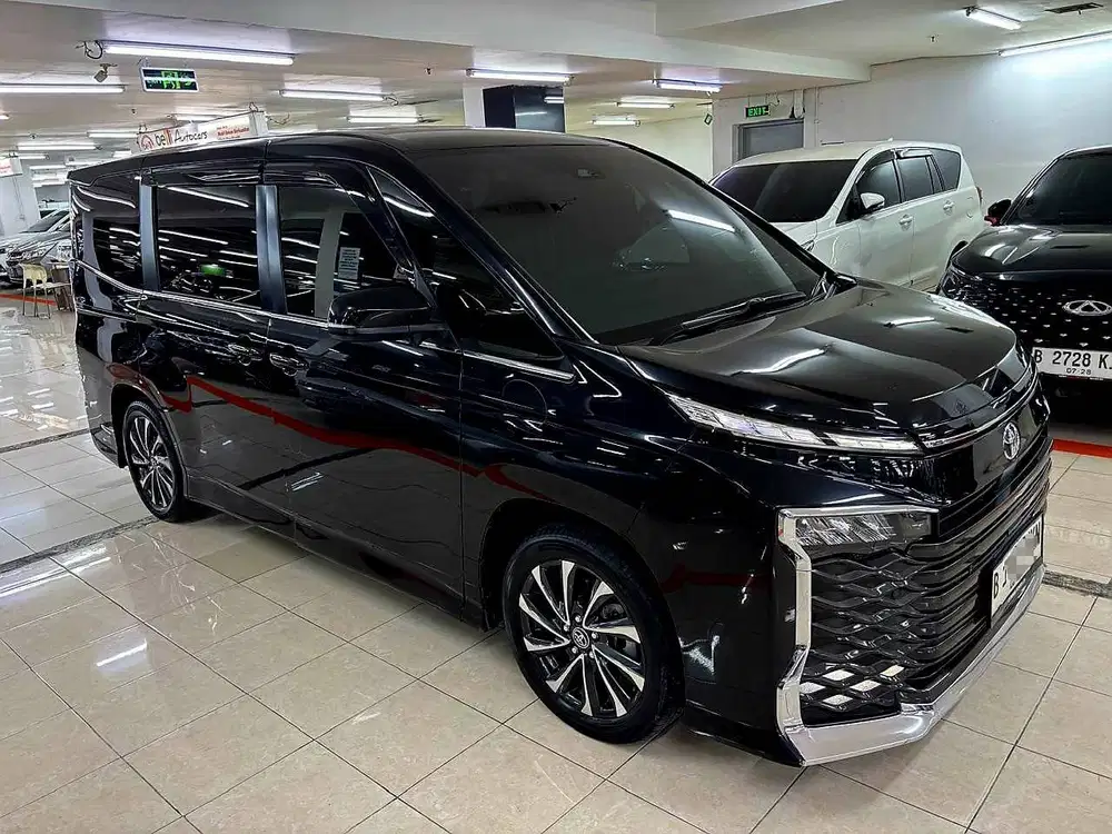 (TDP 15JT) LOW KM 28 RB ! VOXY 2.0 CVT 2023 HITAM ! RECORD & TERAWAT !