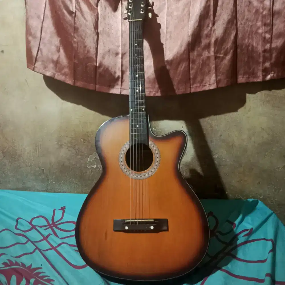 Gitar bekas gak dipake