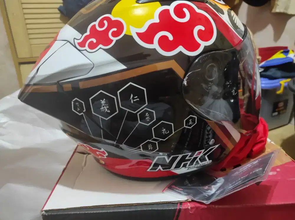Helm nhk R1 elite