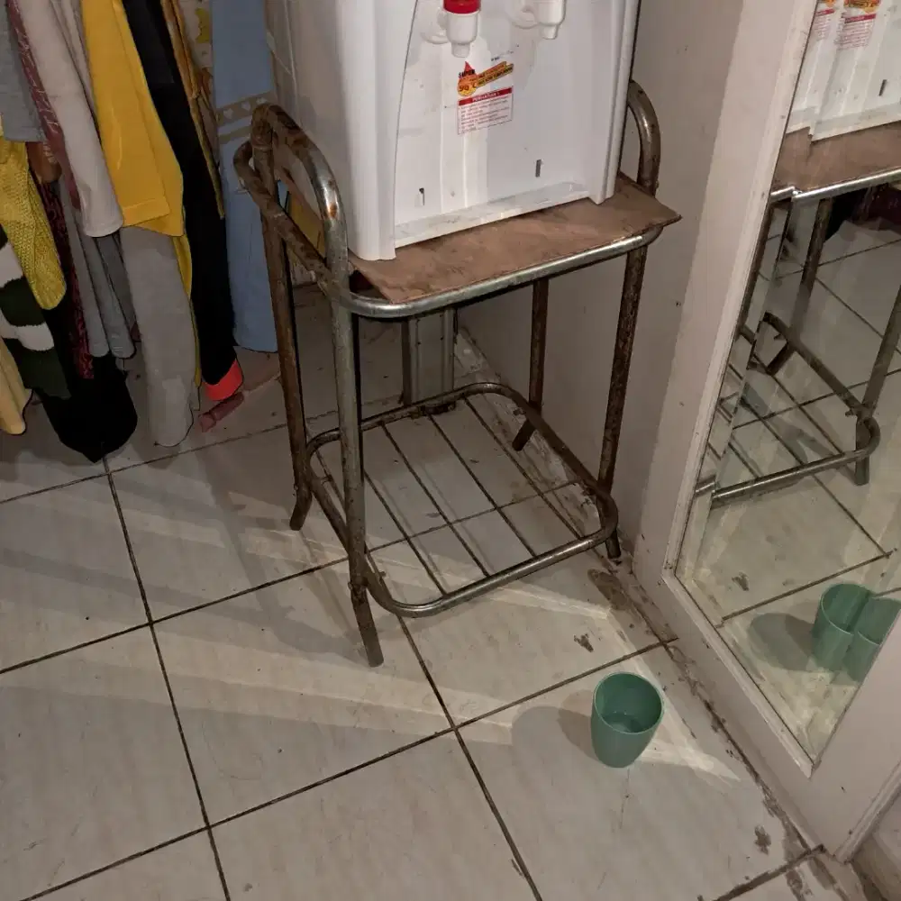 Meja besi dispenser bangku table tatakan